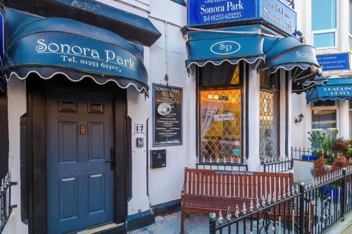 Entire Sonora Park Hotel Sleeps 37 Central Pier gîte à louer Tour de Blackpool