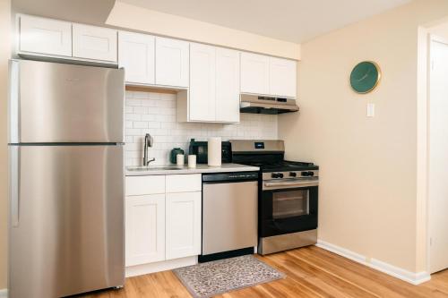 Fast Wi-Fi 1BR Apartment Near Airport in 格倫維尤