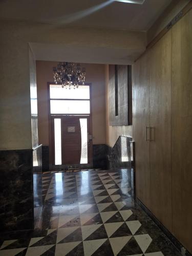 Entrance, city center apartment in Abattoir