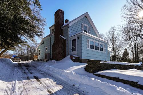 Family Home Near Roosevelt Forest & Historic Sites in Stratford (Connecticut)
