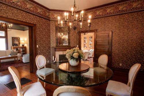 The Green Manor - image 4
