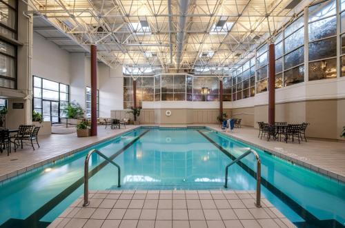 Crowne Plaza Chicago Ohare Hotel & Conf Ctr by IHG in สนามบินนานาชาติโอแฮร์