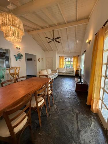 ODISEO - Casa en Pinamar a tres cuadras de la playa