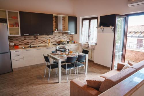 12 minutes walk from Spiaggia delle Rotonde