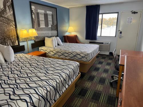 . Sprucewood Inn