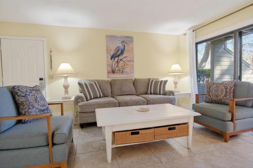Spacious 3BR Sleeps 10, Minutes from Harbour Town – khách sạn tại Thanh Pho Cang