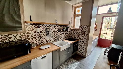 кухня, Charmante maison de campagne de 5 chambres au bord du canal du Centre in Montceau-les-Mines