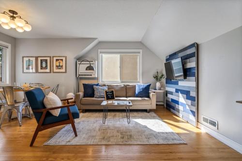 Iekārtas, The Nicollet Nook Unit 1 in Southwest Minneapolis (MN)