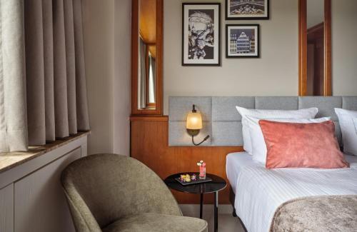 2 twin beds