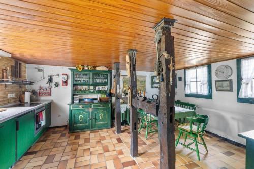 Historisches Fachwerkhaus aus dem 18 Jahrhundert in Χενέφ
