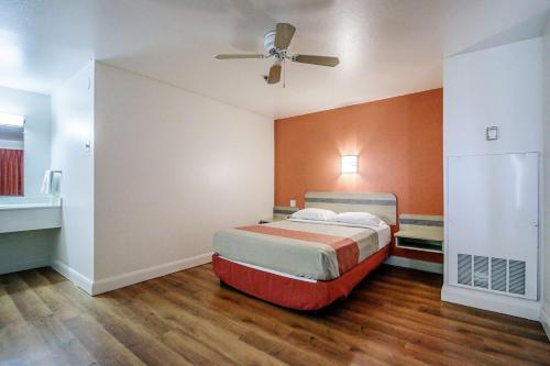 1 queen bed
