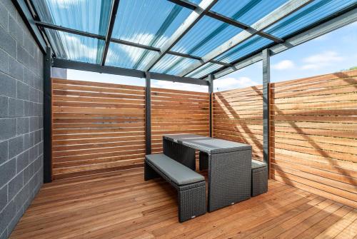 Ruby SoHo Workshop Villa in Devonport