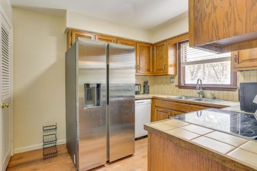 Pet Friendly & WFH Ready! Quiet Hudson Valley Apt in Newburgh (New York)