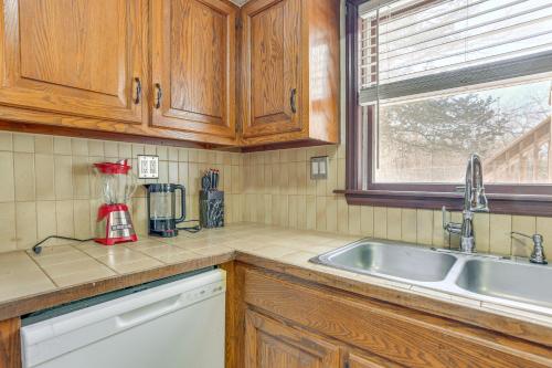 Pet Friendly & WFH Ready! Quiet Hudson Valley Apt in Newburgh (New York)