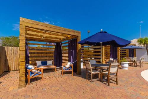 Facilities, Landing Amazing 2BD Courtyard Rooftop Lounge in Gulf Shores