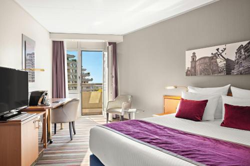 1 queen bed
