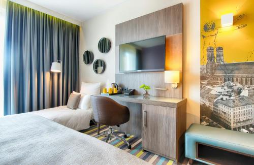 2 twin beds, 1 sofa bed