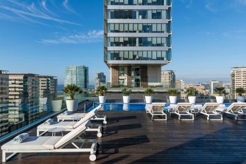 Bazen, Leonardo Royal Hotel Barcelona Forum in El Poblenou