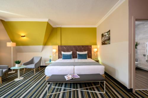 Leonardo Hotel Budapest Room Type - Superior Double or Twin Room Leonardo Hotel Budapest Room Type - Superior Double or Twin Room