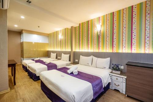 room detail thumbnail 1