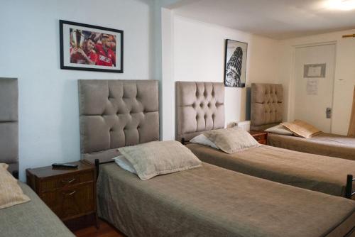 4 twin beds