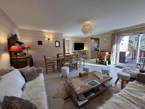 Bel appartement 4 chambres pour 8, Méribel Village avec WIFI et parking privé - FR-1-180-671