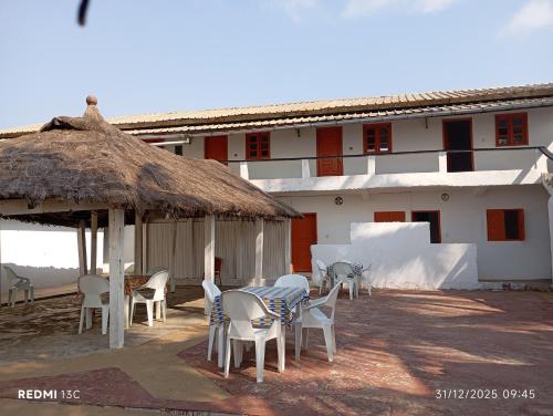 Exterior view, La bonne fourchette in Grand-Bassam