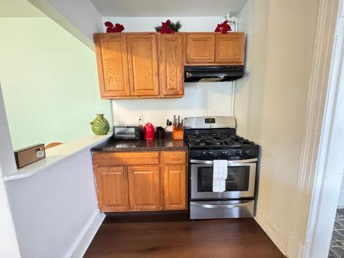Cozy Updated 4BR Apartment in DC in Washington, USA