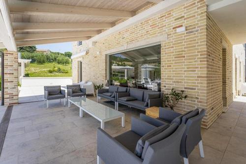 A szálláshely kívülről, Luxury Villa With Pool In Aso Valley in Monterubbiano