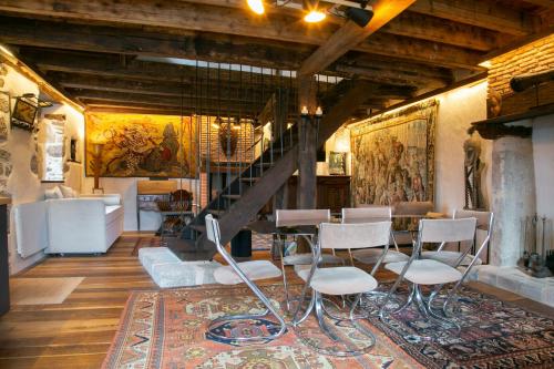 Exterior view, Twin Houses On The Plateau De Millevaches in Felletin