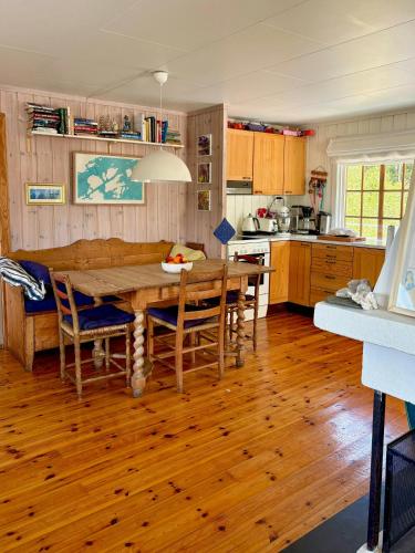 Viesnīcas āriene, Generational Cabin From 1946 In Lyngør in Gjeving