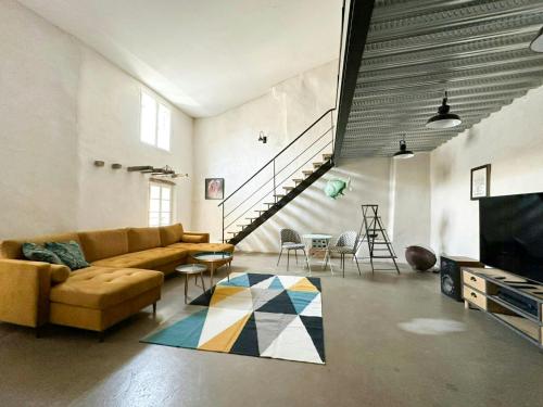 Buitenkant, Tower Apartment With Mountain Views In Sablet in Beaumes De Venise