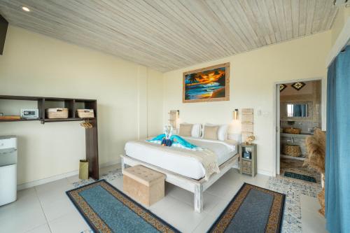 Nusa View - Oceanfront Rentals - Tap to explore photos
