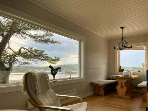 Зовнішній вигляд готелю, Cabin With Private Beach By Viksfjord in Ларвік