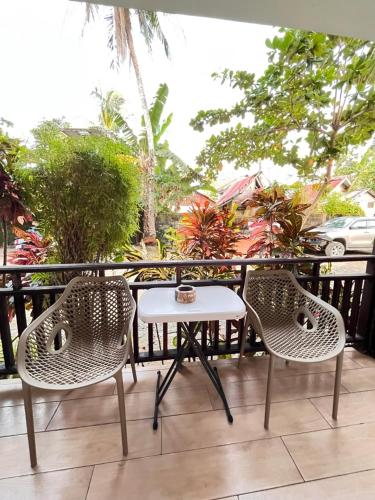 バルコニー/テラス, Puyo Suites Homestay in シアルガオ島