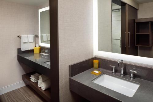 Hyatt Regency Wichita - image 32