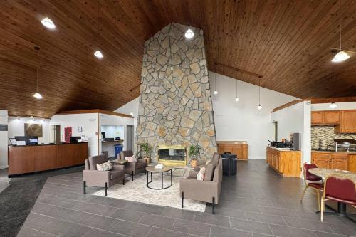 大堂, 康福特酒店及套房 錫拉丘茲-凱瑞爾圈 (Comfort Inn & Suites Syracuse-Carrier Circle) in 紐約州東錫拉丘茲 (NY)
