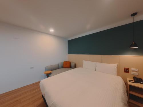 เตียงนอน, 耀西文旅 - 台南車站館 near สถานีรถไฟ Tainan