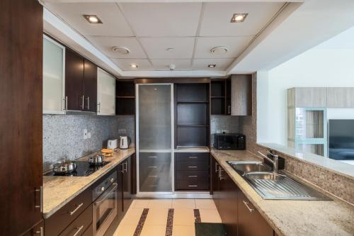 Spacious - Stylish - Scenic Marina View - image 12