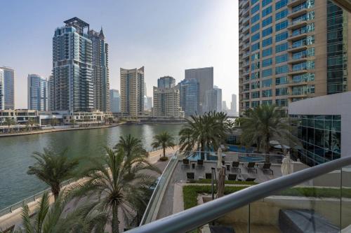 Spacious - Stylish - Scenic Marina View - image 2
