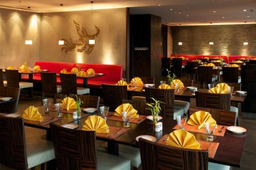 Restaurant, Montreal Barsha Hotel in Dubai