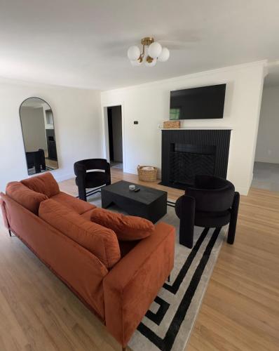 East Atlanta Retreat Close to Downtown & EAV in Kirkwood