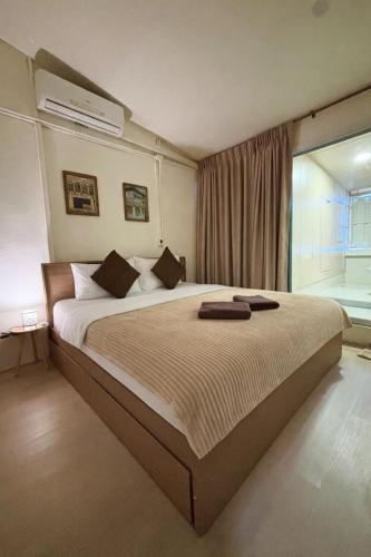 room detail thumbnail 1