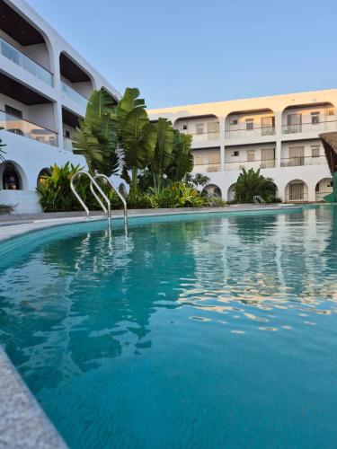 สระว่ายน้ำ, Three Oceans Resort in กันยากุมารี