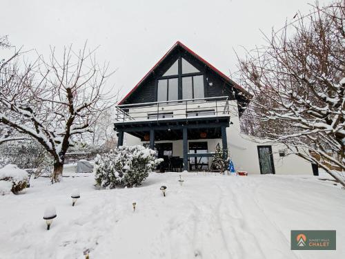 Dārzs, Sunset Hills Chalet in Salnic Prahova