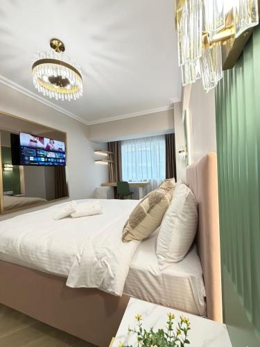 Pink Nest Luxury Apartments Airport & CityCenter - Parking Option – khách sạn tại Aviatiei