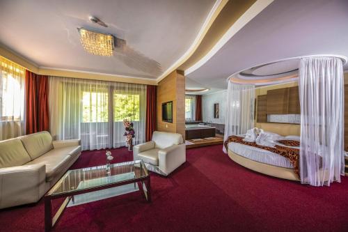 Erdospuszta Club Hotel in Debrecen Downtown