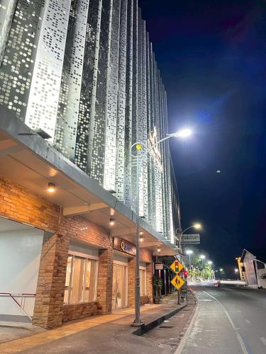 Exterior view, S2S Queen Trang Hotel in Trang