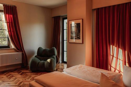 room detail thumbnail 0