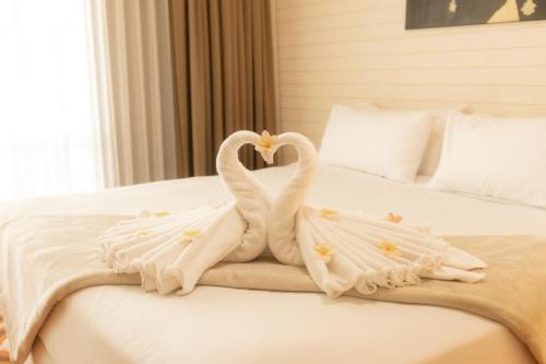2 bedrooms, 3 beds